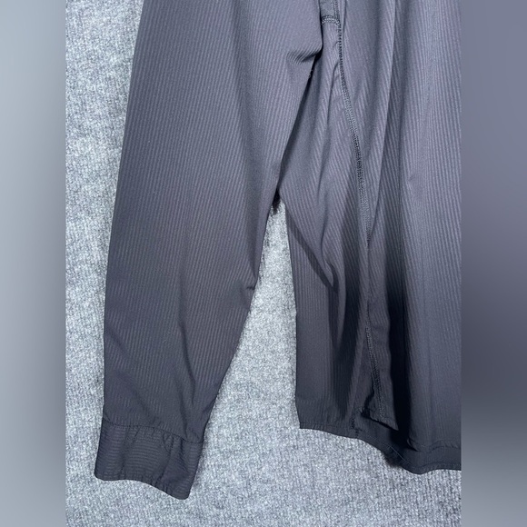 Lululemon Men’s Size XL Black Stripe Performance Stretch Long Sleeve Button Down - Picture 7 of 13